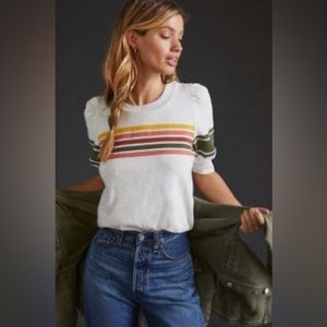 T. La puff sleeve pullover. EUC.